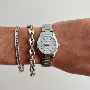 silver classy sporty round stainless steel quartz luxury watch